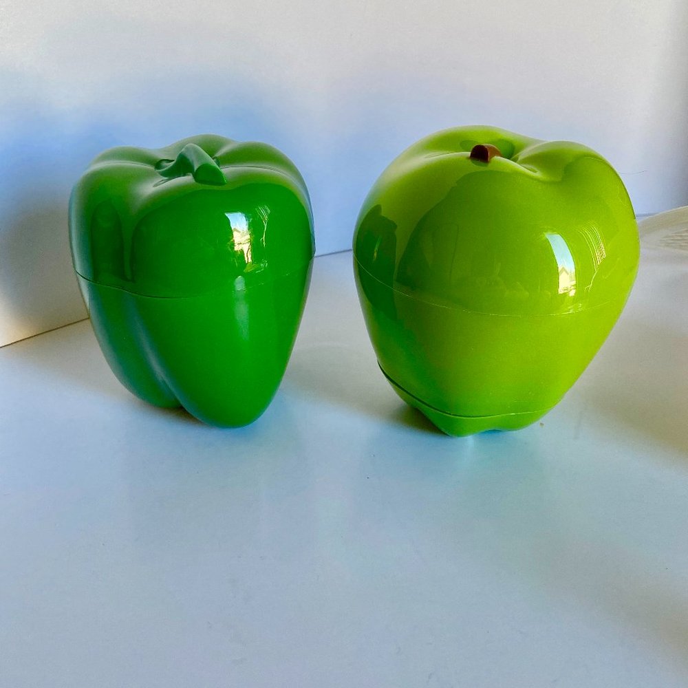 Hutzler Apple & Green Pepper Storage Container